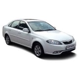Daewoo Gentra Прошло более 10 лет с того дня, как состоялась первая демонстрация автомобиля публике. Его продажи оказались успешными во всём мире. За длительный временной период, машина южно- корейской компании GM Daewoo называлась совершенно по-разному (имя менялось свыше 10 раз). Дизайн создали мастера из Италии; сборка происходила в Украине, России, Вьетнаме, Колумбии. В результате, известный как Chevrolet Lacetti автомобиль окончательно прописался в Узбекистане, и получил название Daewoo Gentra. Дизайн Daewoo – плавный, классический, давно признанный и всеми любимый. Особенно красиво выглядят противотуманные фары. Автомобилю свойственна высокая надёжность. Специальные коврики позволяют сохранять в салоне чистоту. Самую высокую устойчивость к факторам износа гарантируют изделия WeatherTech. Каждая деталь в машине – продумана; качество материалов находится на высочайшем уровне. Багажное отделение можно считать достаточно вместительным. Максимум эксплуатационных возможностей гарантируют фаркопы. Это специально созданные тягово-сцепные устройства для каждой марки машин, производителей ThuleBrink, Westfalia, AutoHak, UmbraRimorchi, Полигон- Авто.